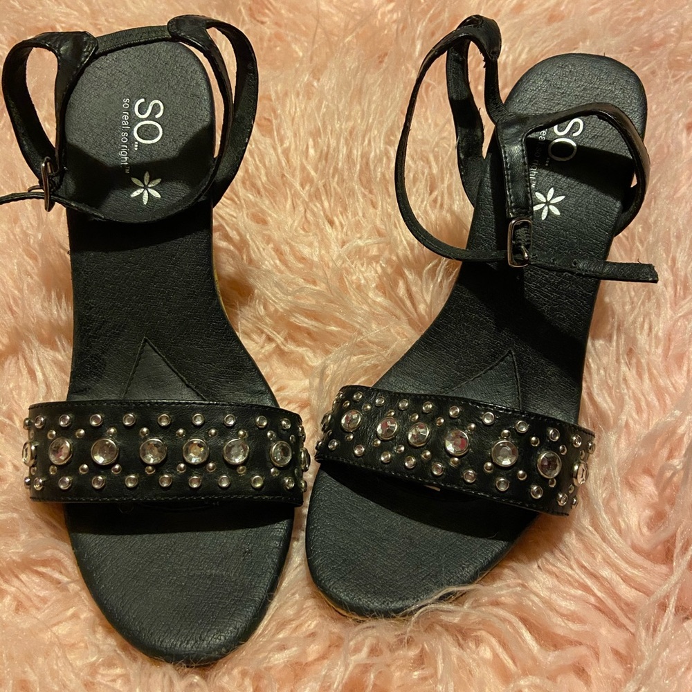 *NEW* Black wedges